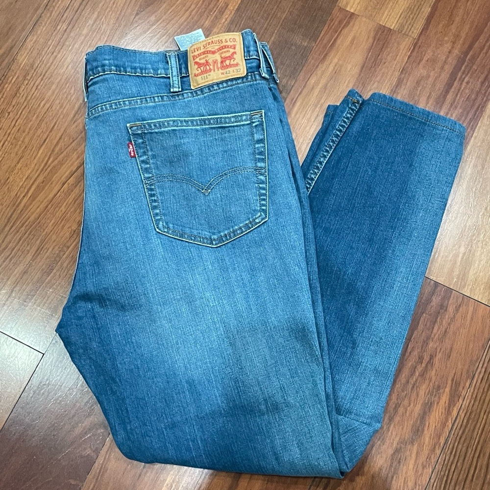Levi’s size 42